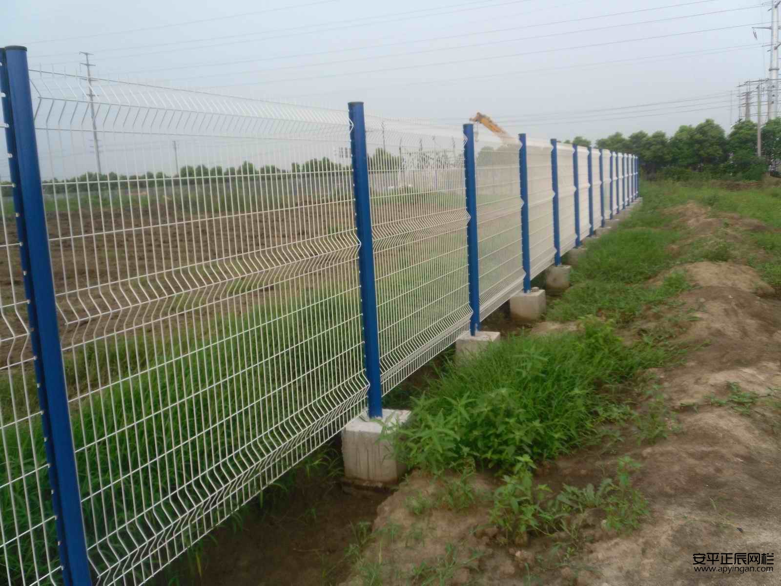 鐵絲網(wǎng)護欄網(wǎng)廠家