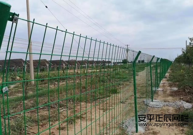 http://m.fy-art.com光伏場區(qū)護欄網(wǎng)