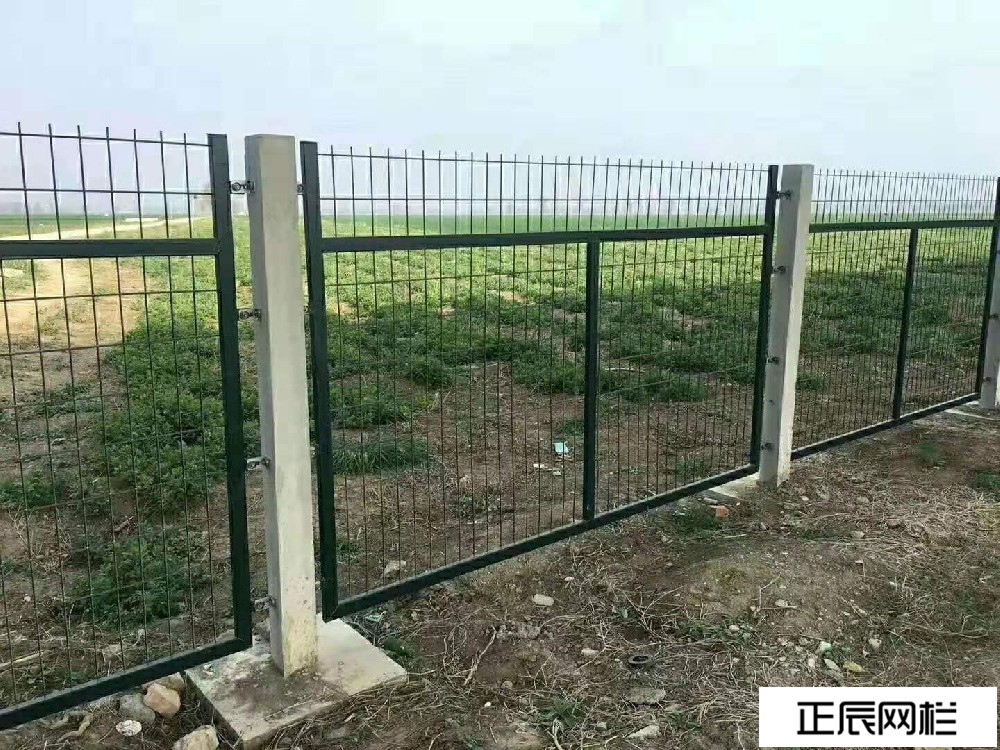 高鐵護欄網(wǎng)廠家