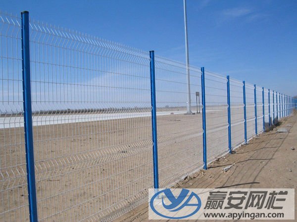 折彎式鋼絲網護欄 鋼絲網護欄